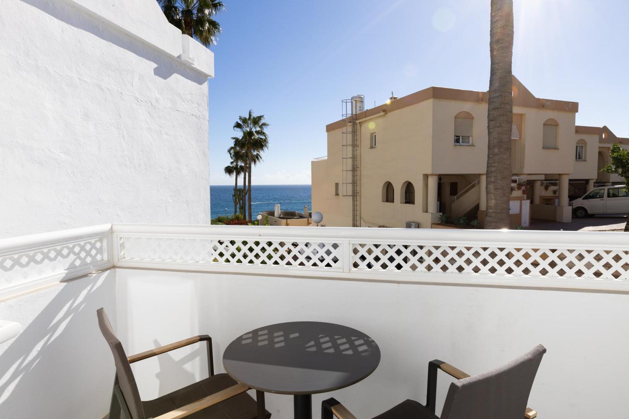 Apartahotel Ramada Hotel&suites By Wyndham Costa Del Sol 3*