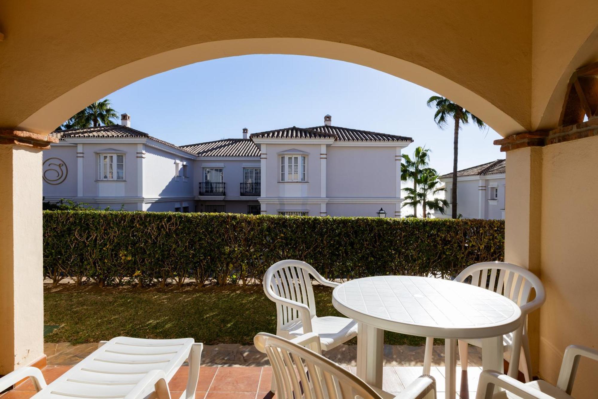Apartahotel Ramada Hotel&suites By Wyndham Costa Del Sol 3*