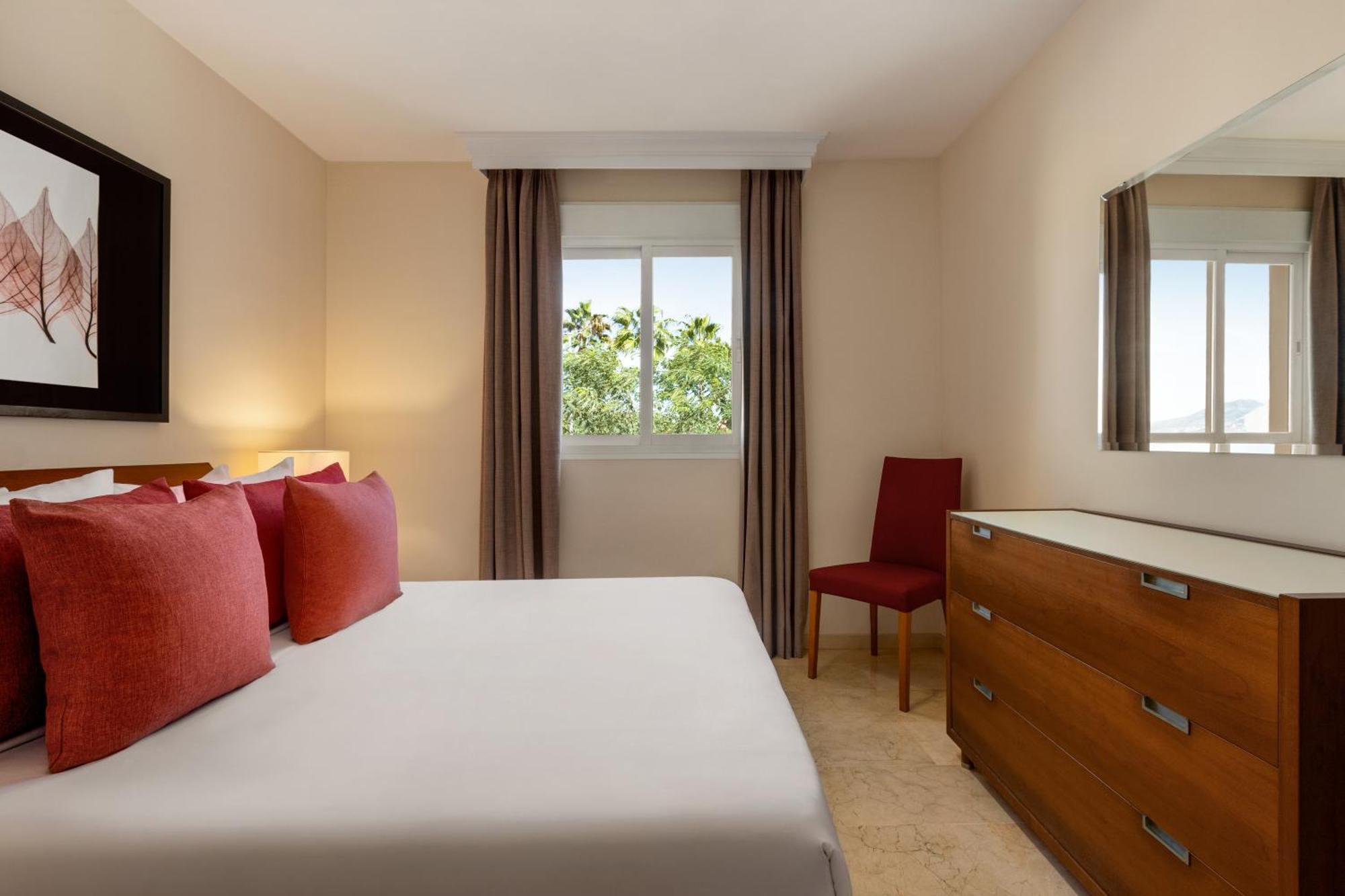 Apartahotel Ramada Hotel&suites By Wyndham Costa Del Sol Fuengirola